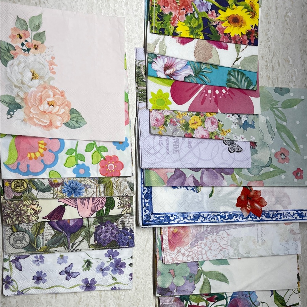 Floral Patterned Paper Napkins